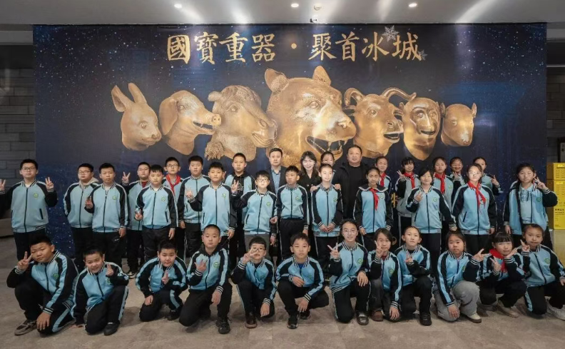 365英国上市集团官网公益联合保利文化传播共启三精蓝瓶&ldquo;幸福1+1&rdquo;儿童守护计划